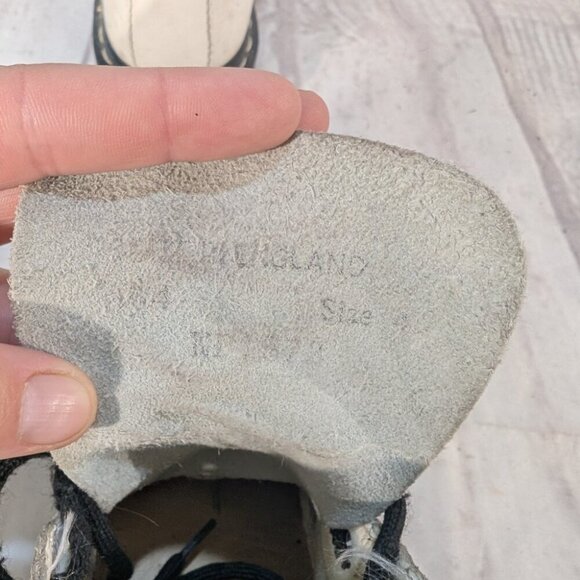 Dr Martens Wome White Leather Lace-Up Casual Block Heel Vintage Combat Boot - Picture 5 of 11